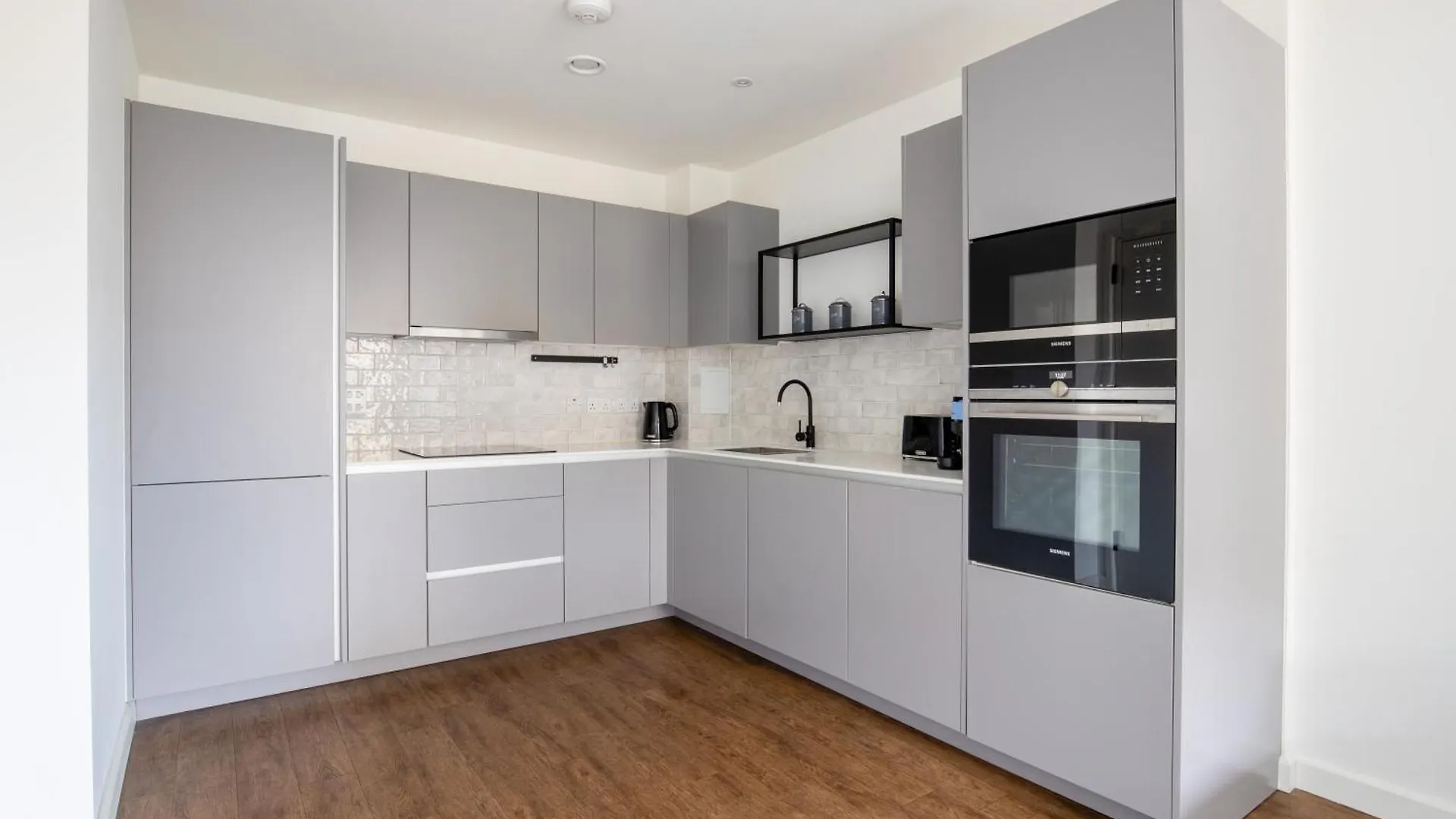 Londwell, Stylish Docklands Flat With Private Terrace Apartment London United Kingdom