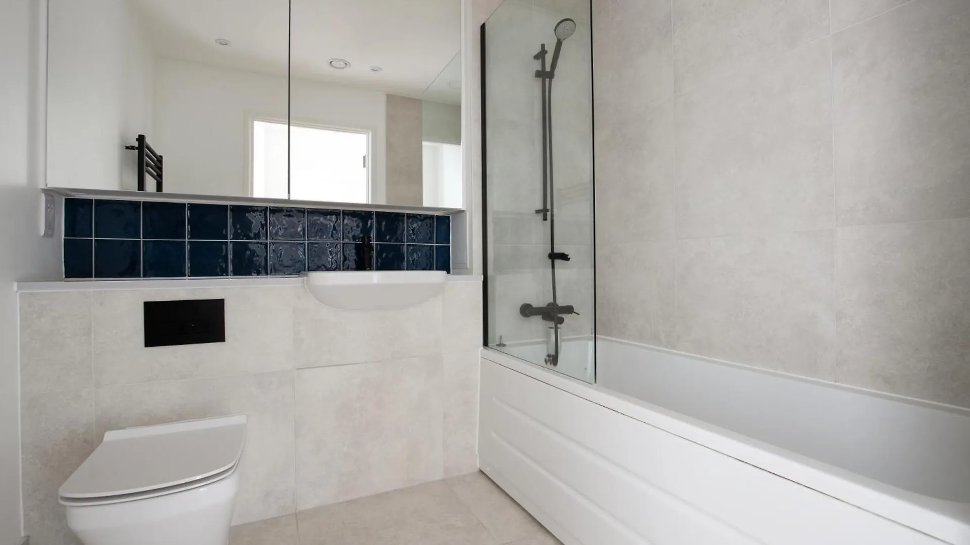 Londwell, Stylish Docklands Flat With Private Terrace Apartment London