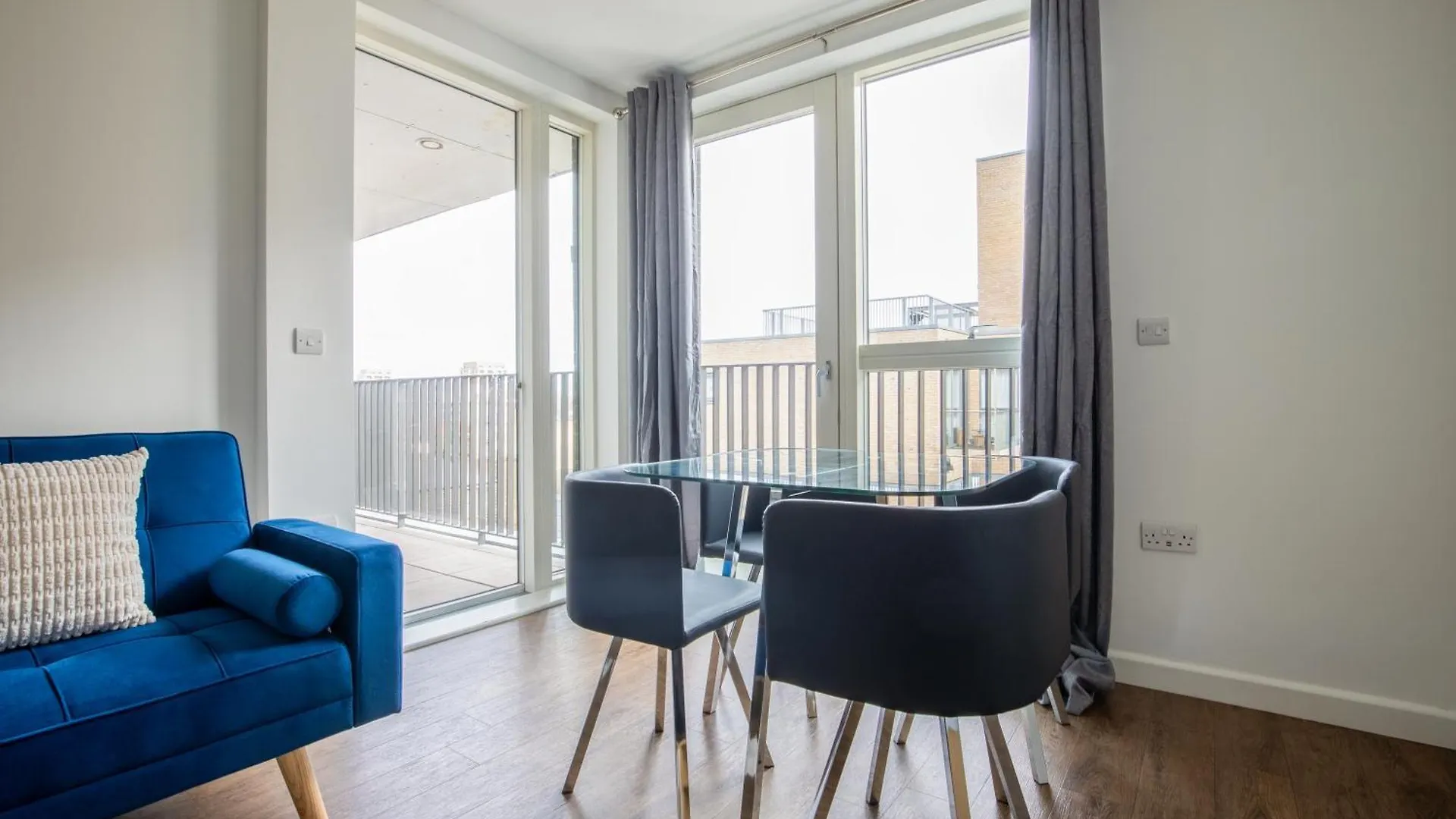 Londwell, Stylish Docklands Flat With Private Terrace Apartment London United Kingdom
