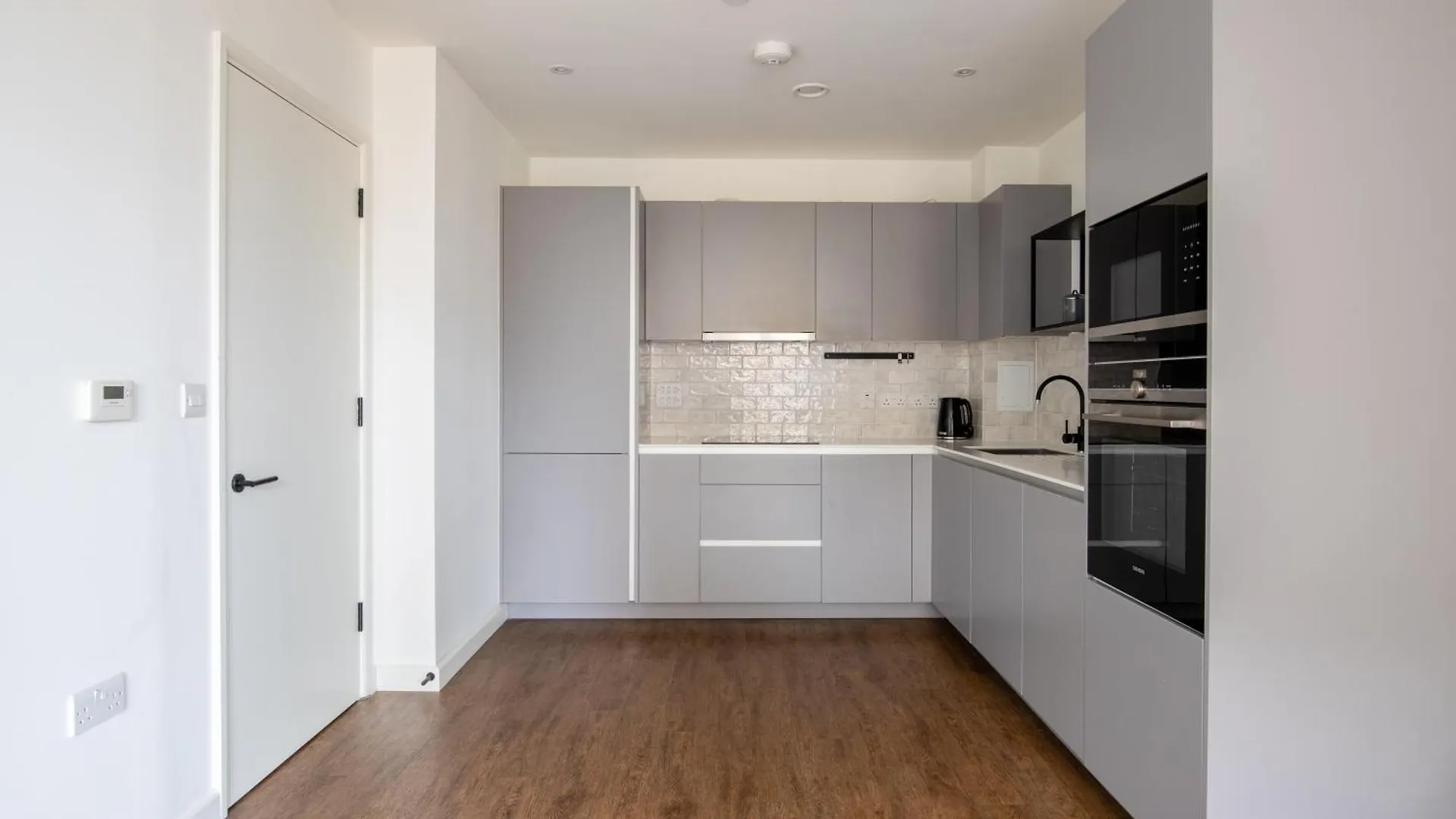 Londwell, Stylish Docklands Flat With Private Terrace Apartment London United Kingdom