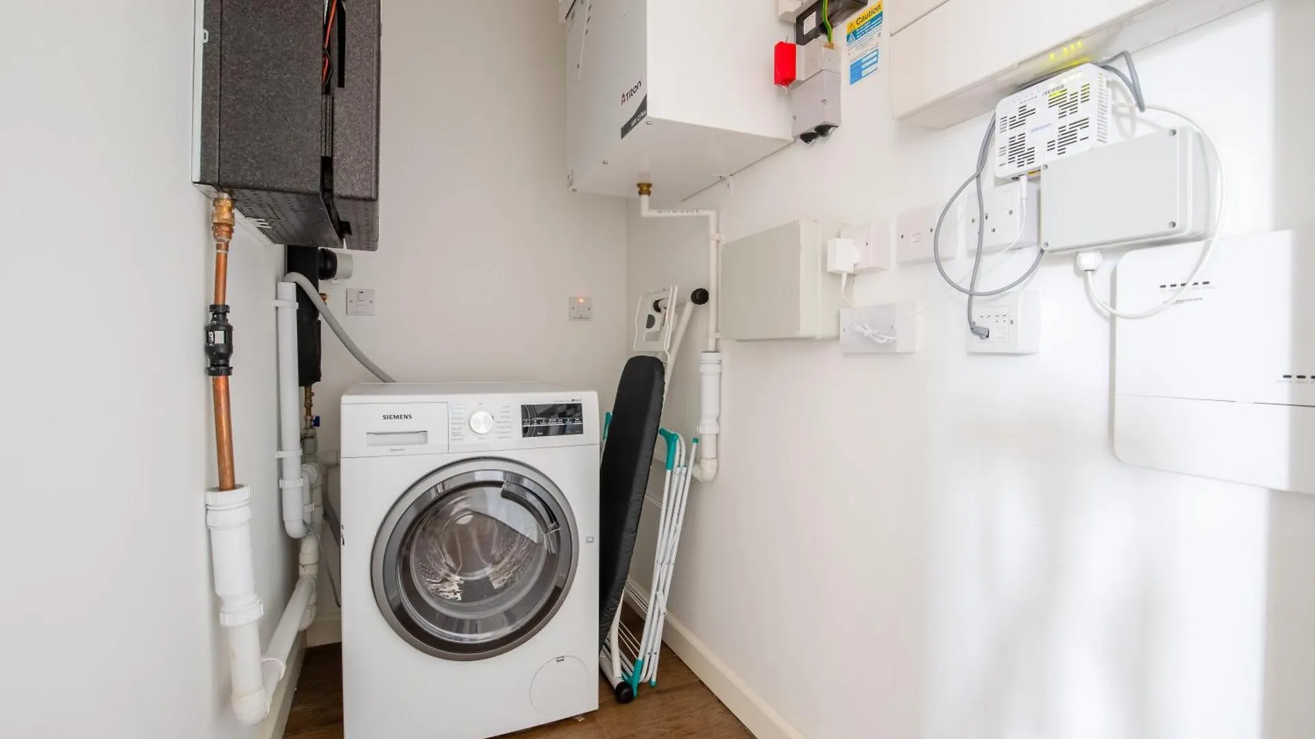 Londwell, Stylish Docklands Flat With Private Terrace Apartment London