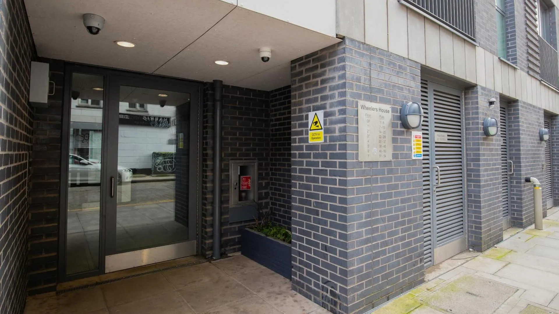 Londwell, Stylish Docklands Flat With Private Terrace Apartment London
