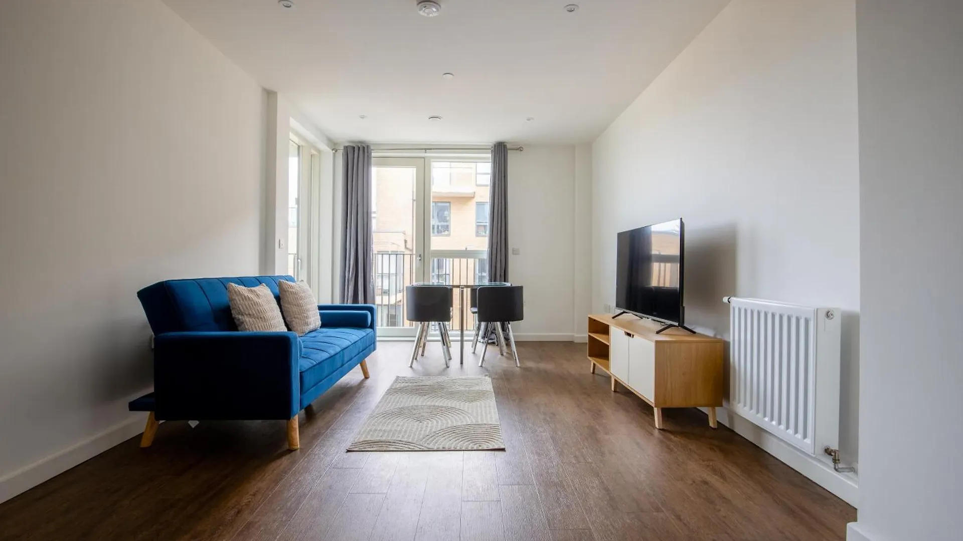 Londwell, Stylish Docklands Flat With Private Terrace Apartment London