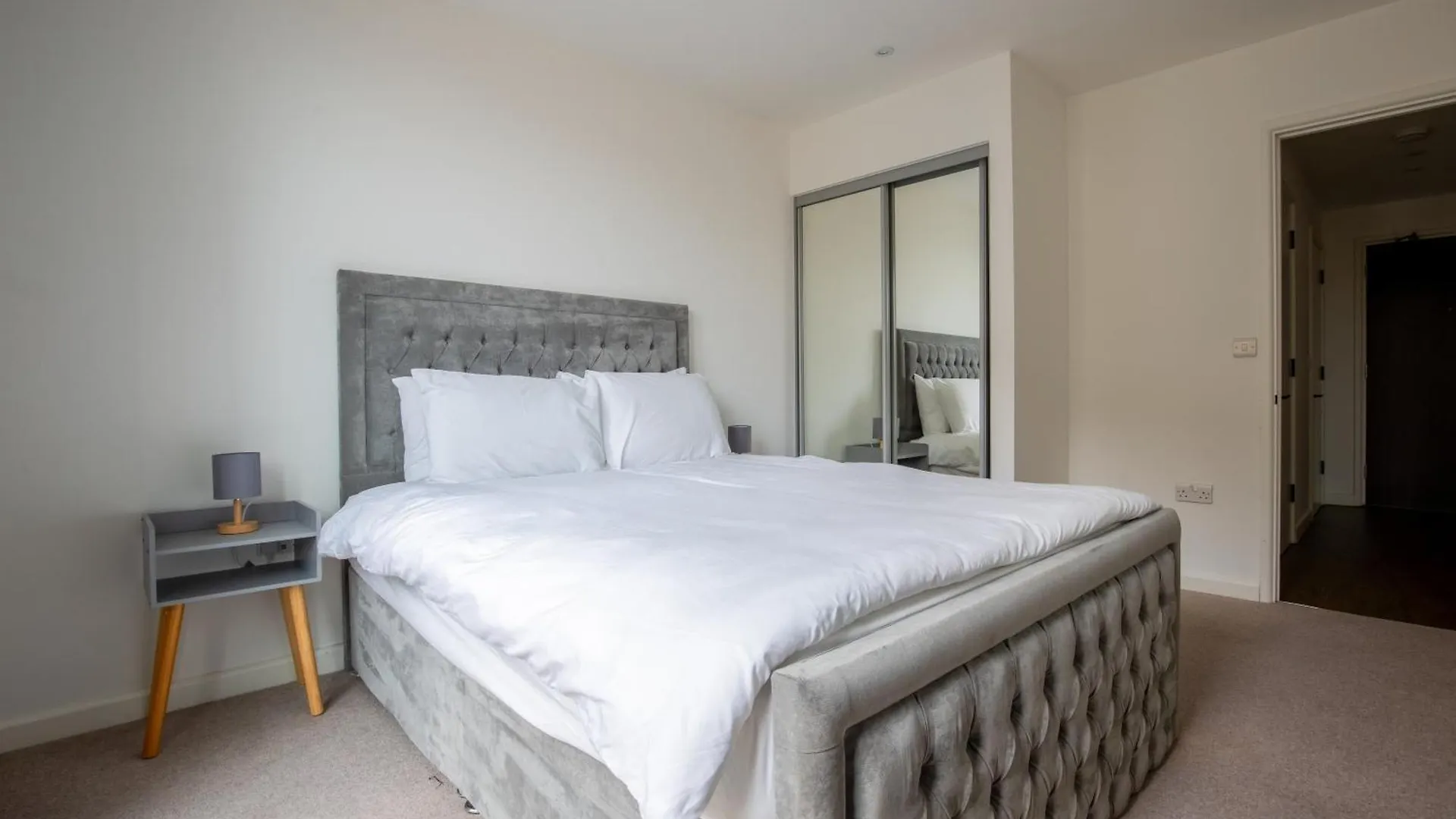 Londwell, Stylish Docklands Flat With Private Terrace location